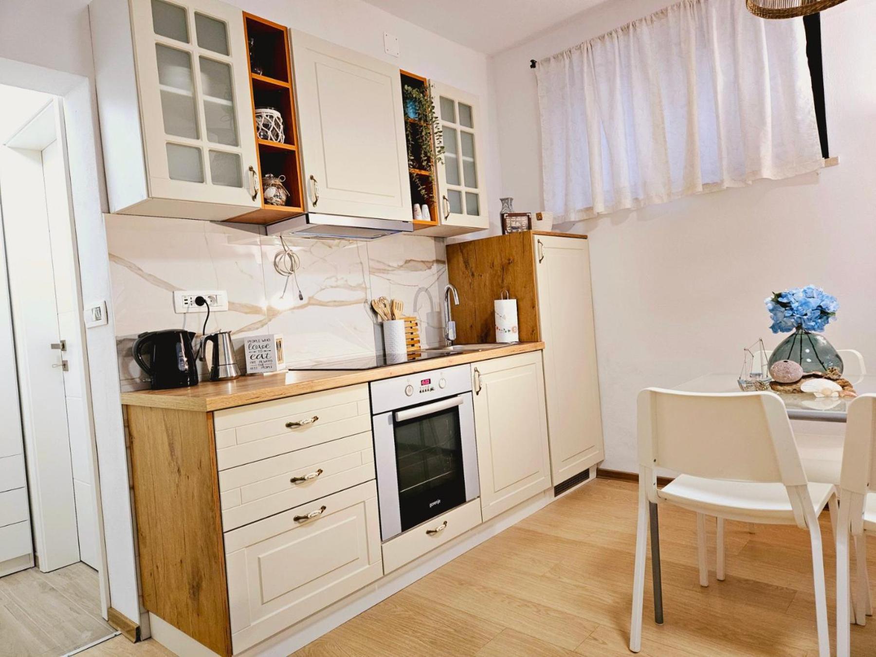 Apartma Tul Izola Eksteriør bilde